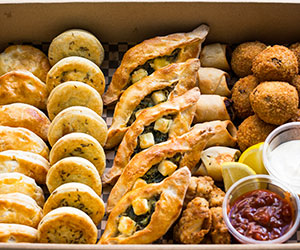 Hot cocktail platter - Serves 10 guests thumbnail